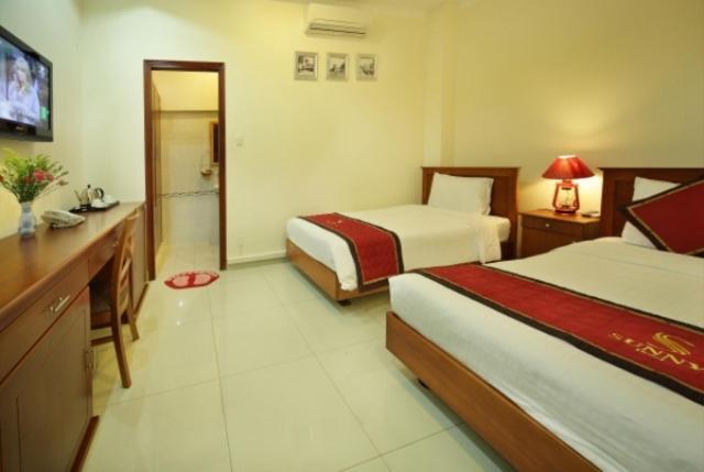 Ava Saigon 2 2*