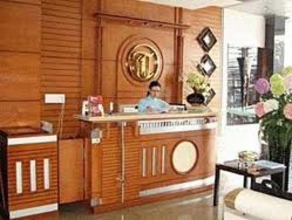 Ava Saigon 2 2*
