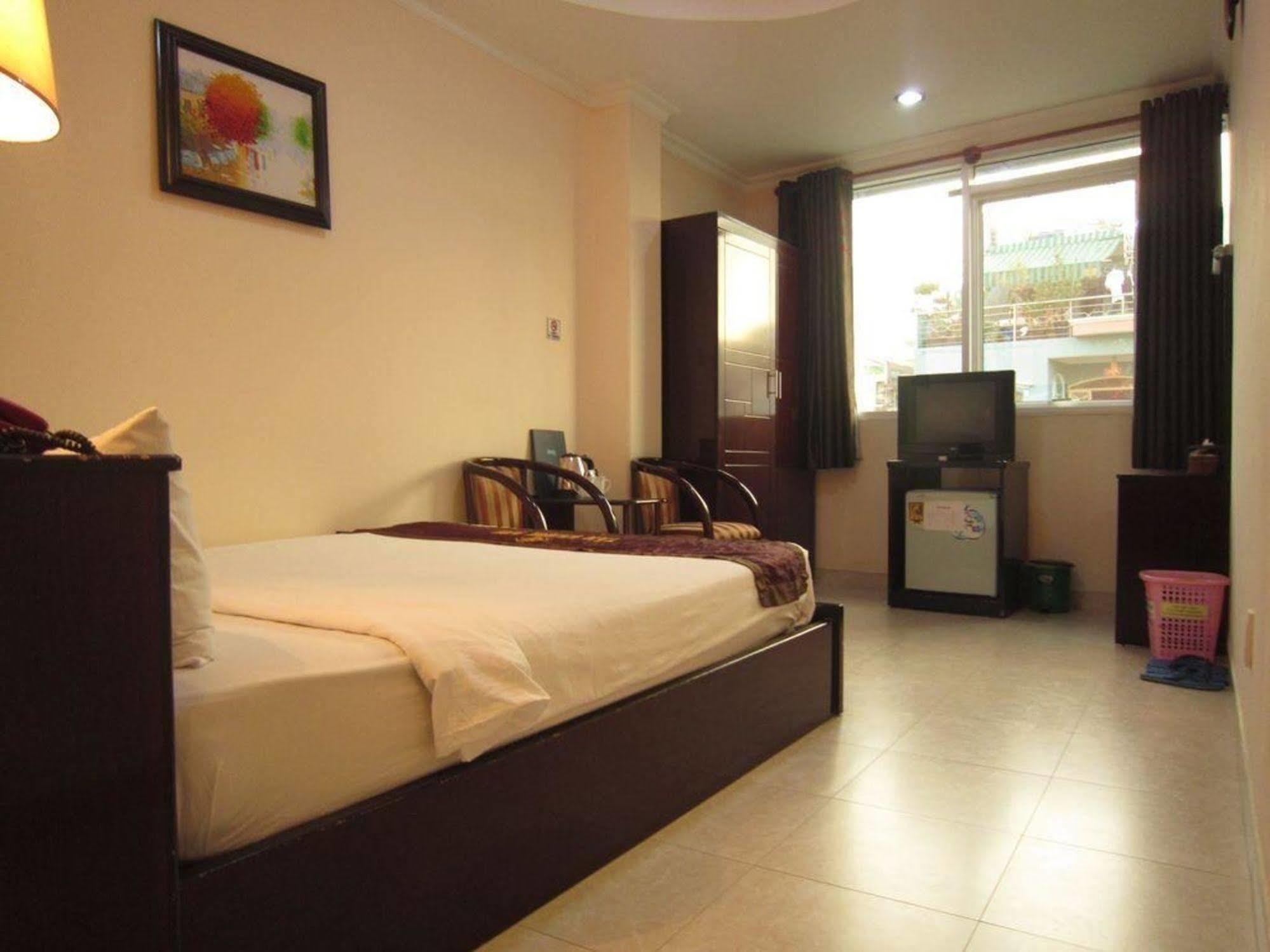 Hotel Ava Saigon 2 2*
