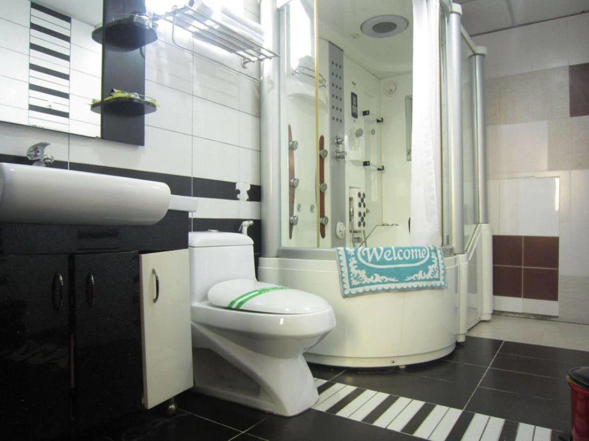 Ava Saigon 2 Hotel 2*